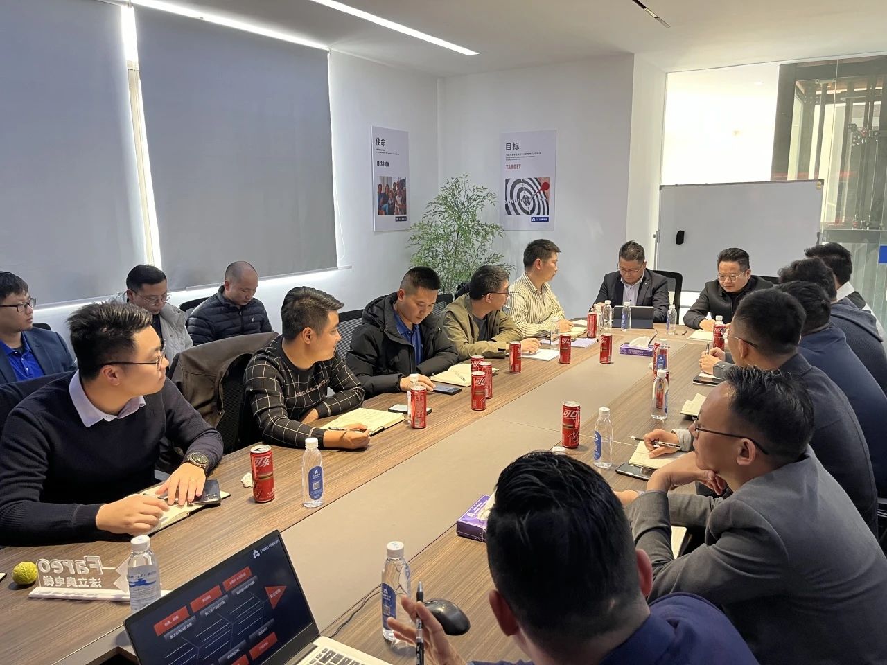 法立奧電梯召開2024年度銷售總結(jié)大會
